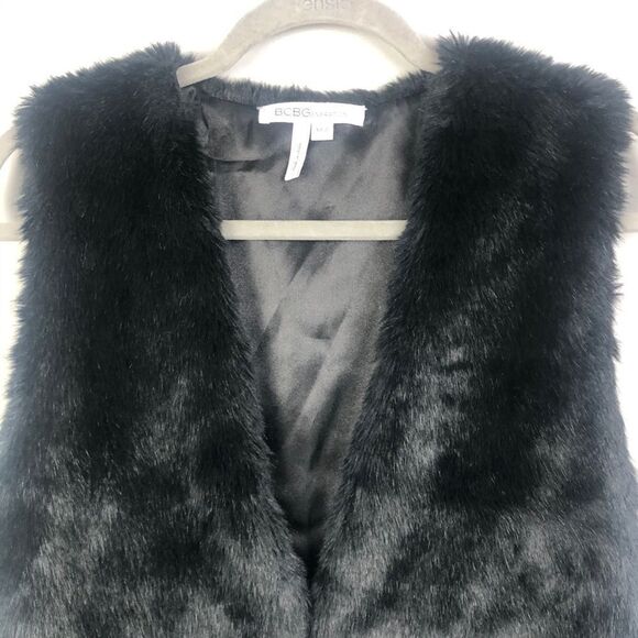 BCBGENERATION | Faux Fur Black Vest Size X-Small - Picture 4 of 12
